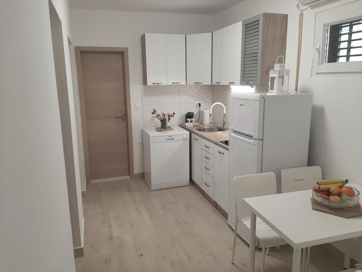 Apartman Maslina 피사크 외부 사진