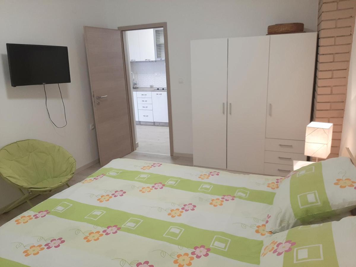 Apartman Maslina 피사크 외부 사진