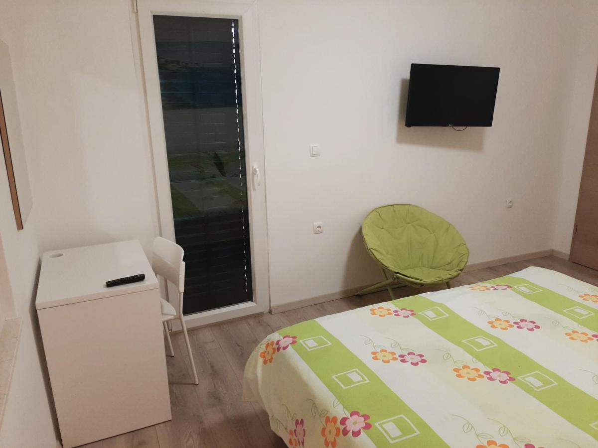 Apartman Maslina 피사크 외부 사진