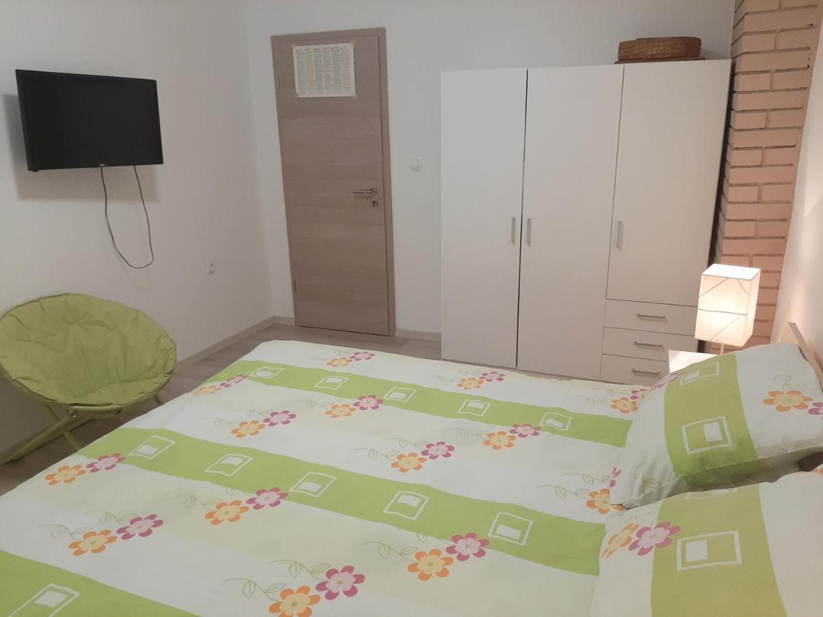 Apartman Maslina 피사크 외부 사진